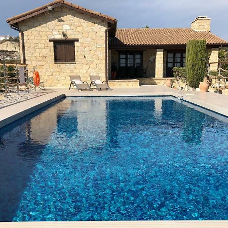 Paradise Traditional House Maroni Bagian luar foto