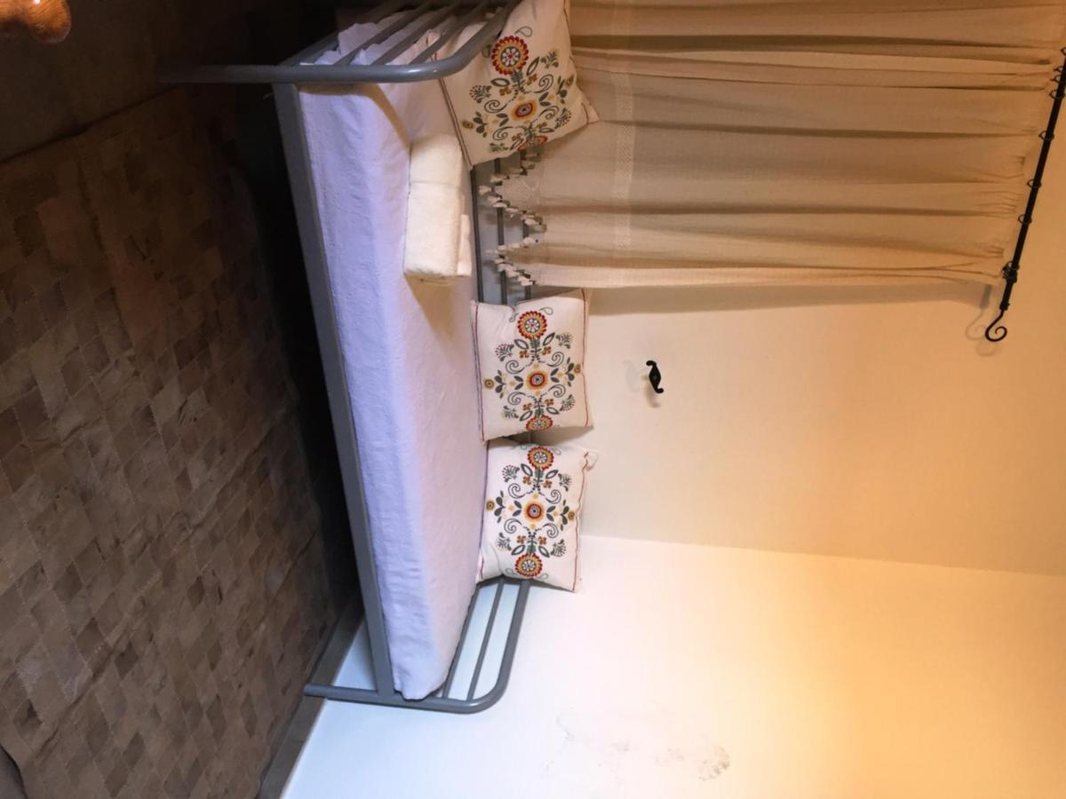 Paradise Traditional House Maroni Bagian luar foto