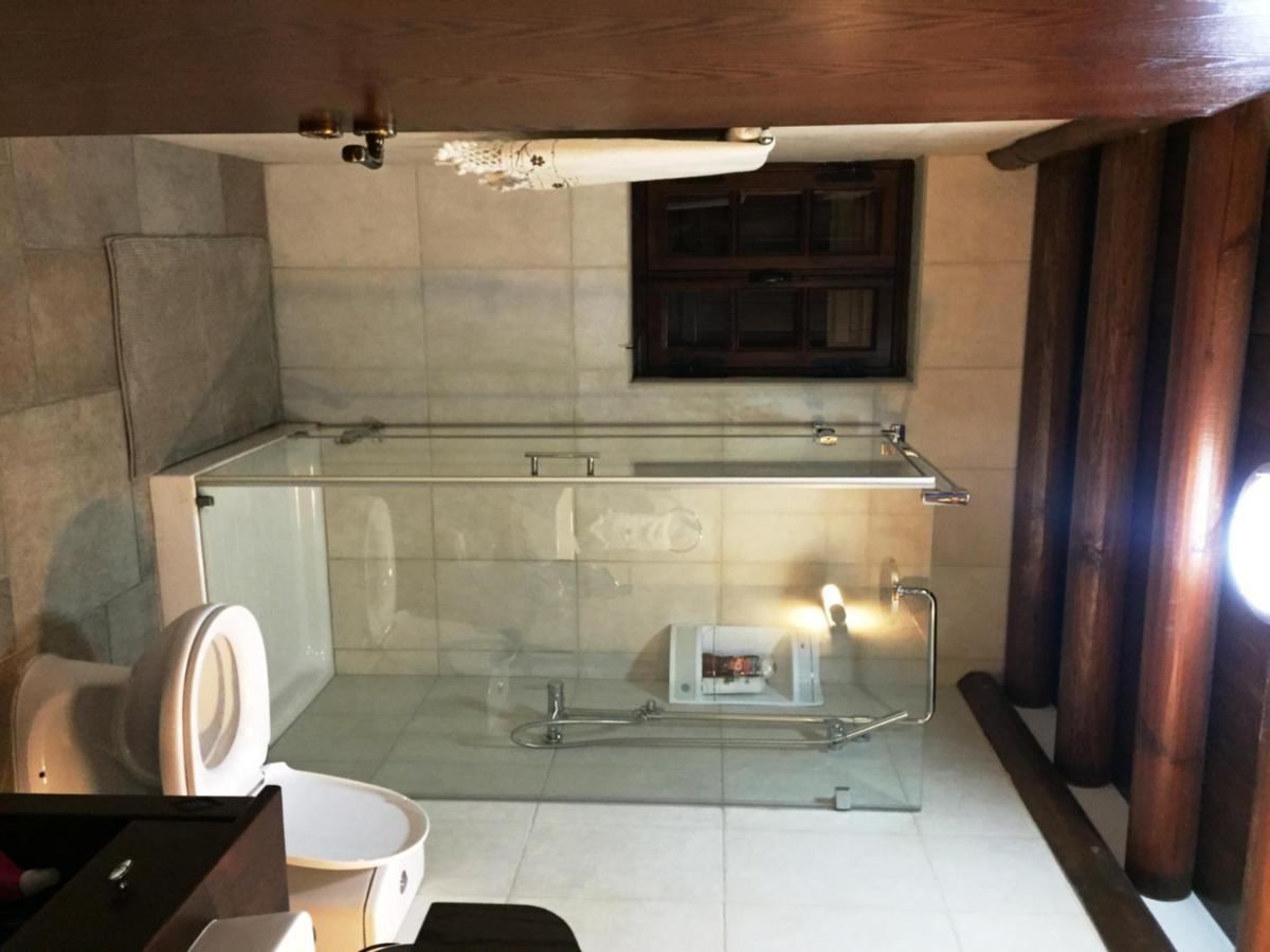 Paradise Traditional House Maroni Bagian luar foto