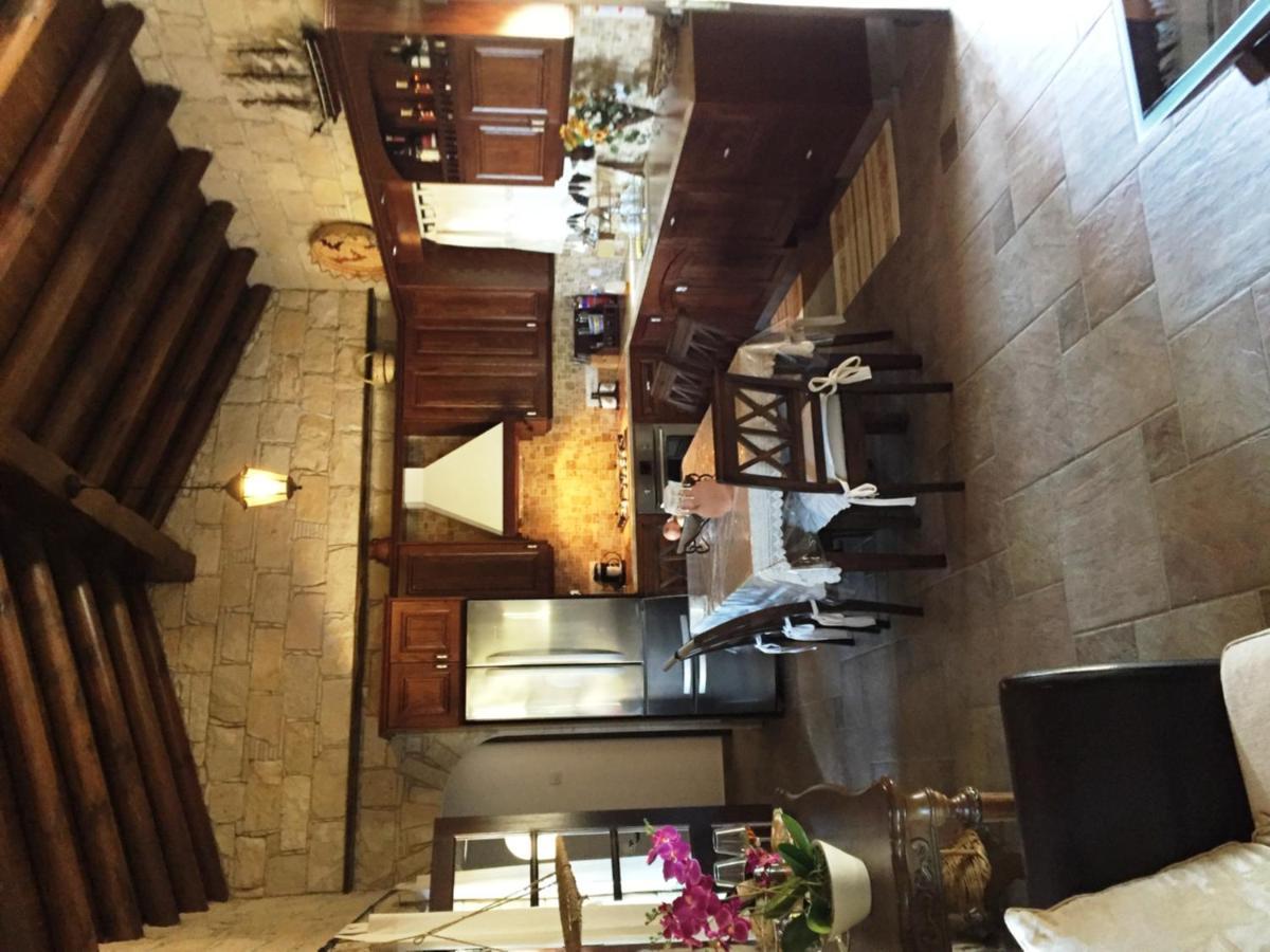 Paradise Traditional House Maroni Bagian luar foto