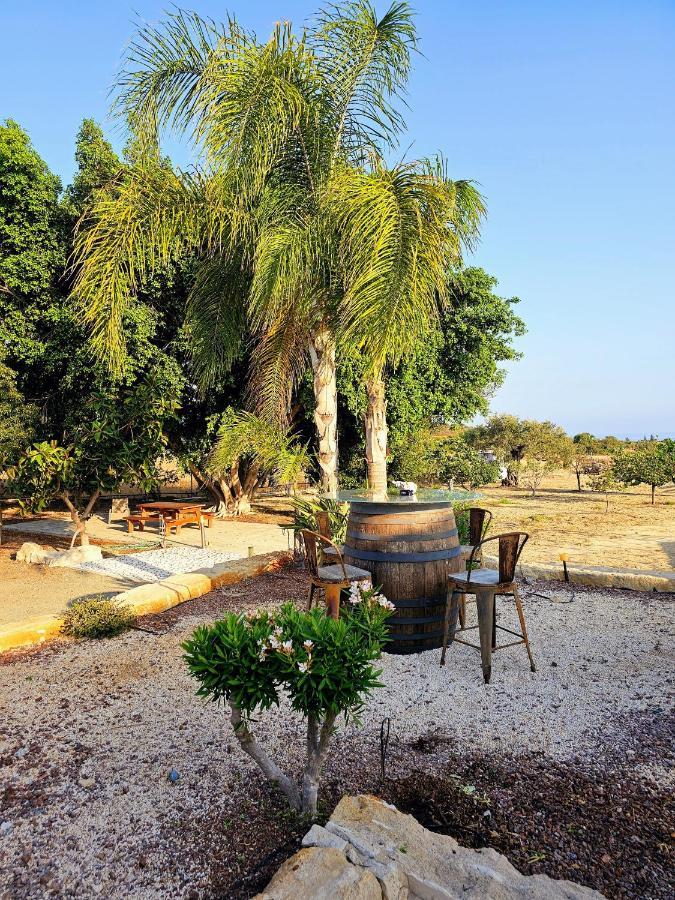 Paradise Traditional House Maroni Bagian luar foto