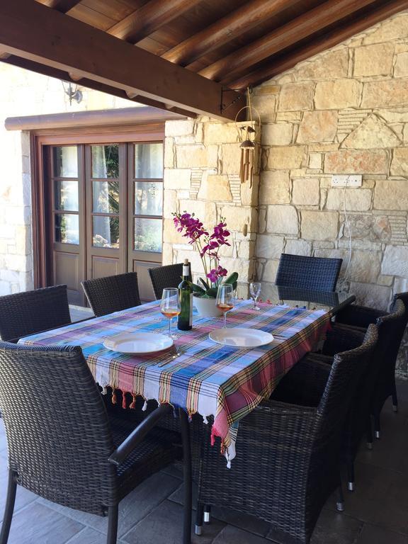 Paradise Traditional House Maroni Bagian luar foto