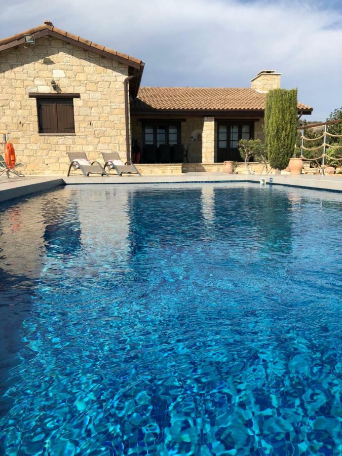 Paradise Traditional House Maroni Bagian luar foto