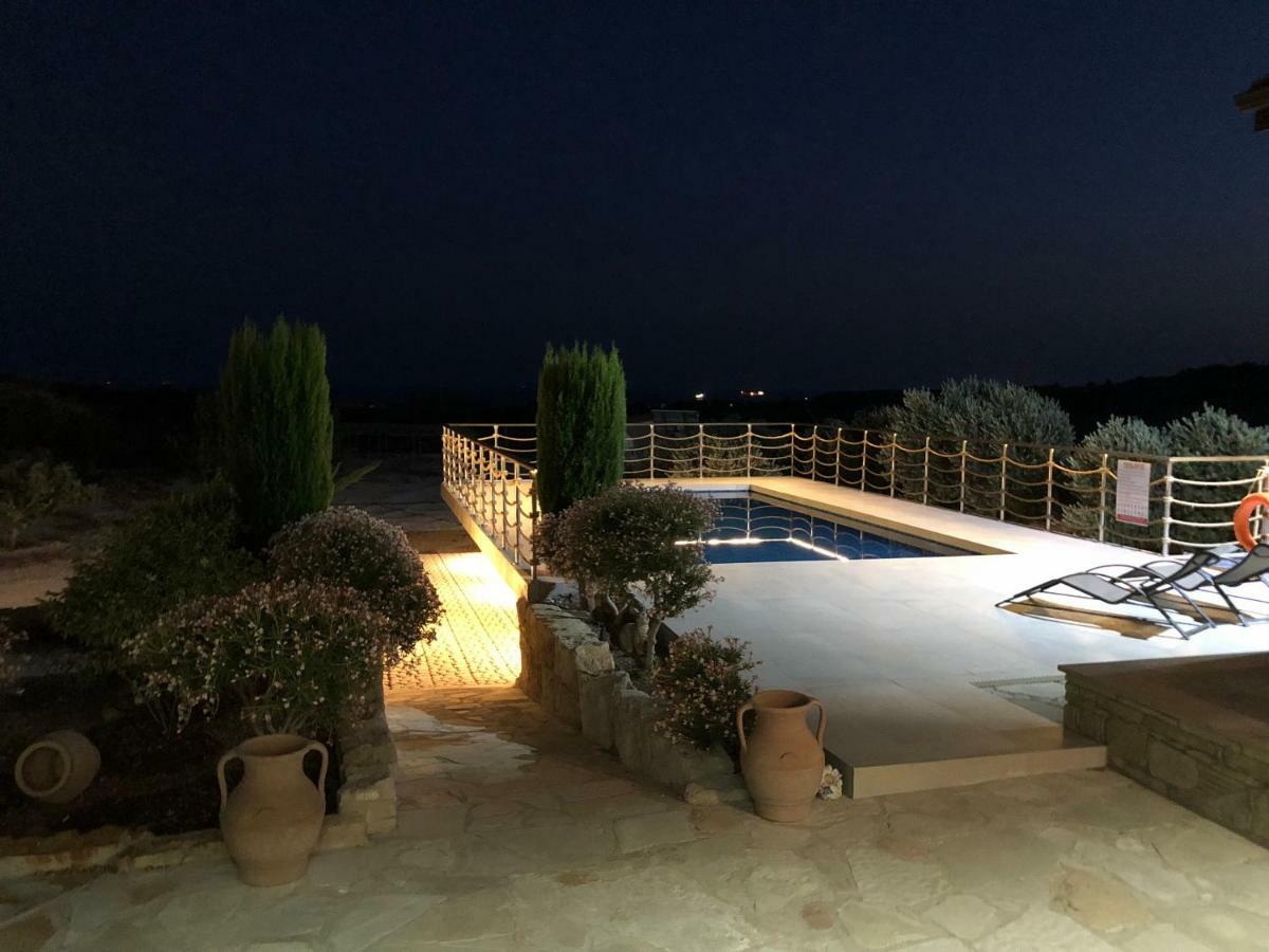 Paradise Traditional House Maroni Bagian luar foto